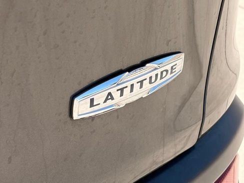 Used 2018 Jeep Cherokee Latitude Plus FWD image 5