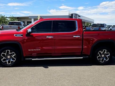 Used 2023 GMC Sierra 1500 SLT w/ SLT Premium Package AWD/4WD image 5