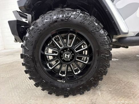 Used 2019 Jeep Wrangler Unlimited Rubicon AWD/4WD image 11