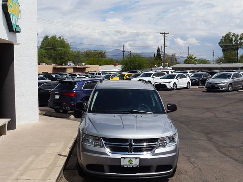 Used 2020 Dodge Journey SE image 15