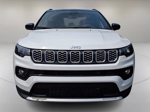 Used 2025 Jeep Compass Limited AWD/4WD image 3