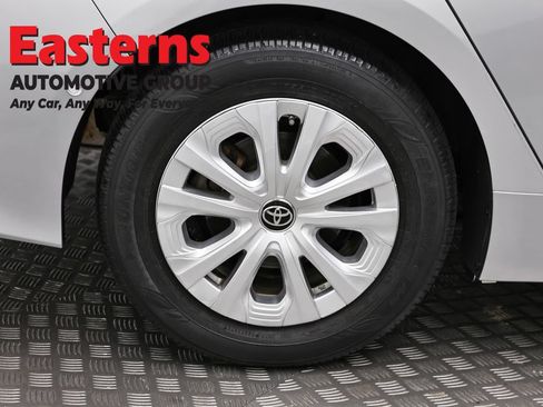 Used 2018 Toyota Prius Prime Advanced FWD image 28