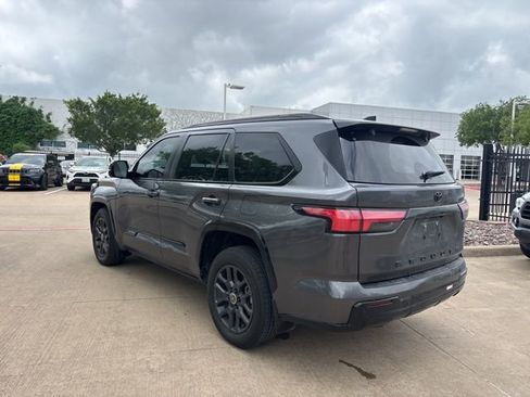 Used 2024 Toyota Sequoia Platinum image 7