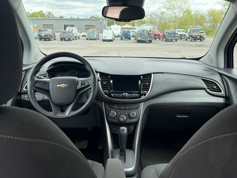 Used 2018 Chevrolet Trax LS AWD/4WD image 13