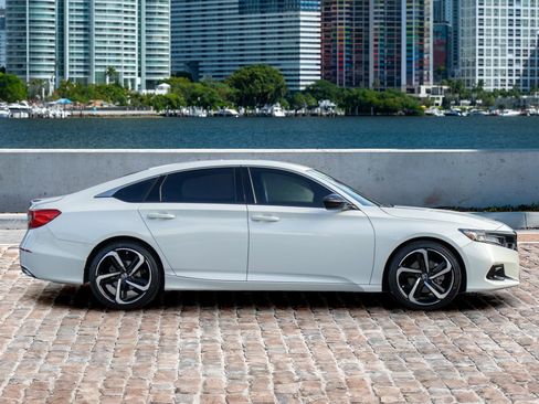 Used 2022 Honda Accord Sport image 4