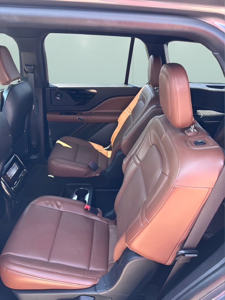 Used 2021 Lincoln Aviator Reserve w/ Elements Package Plus RWD image 16