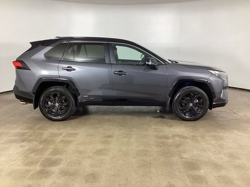 Used 2022 Toyota RAV4 XSE w/ XSE Grade Weather Package AWD/4WD image 5