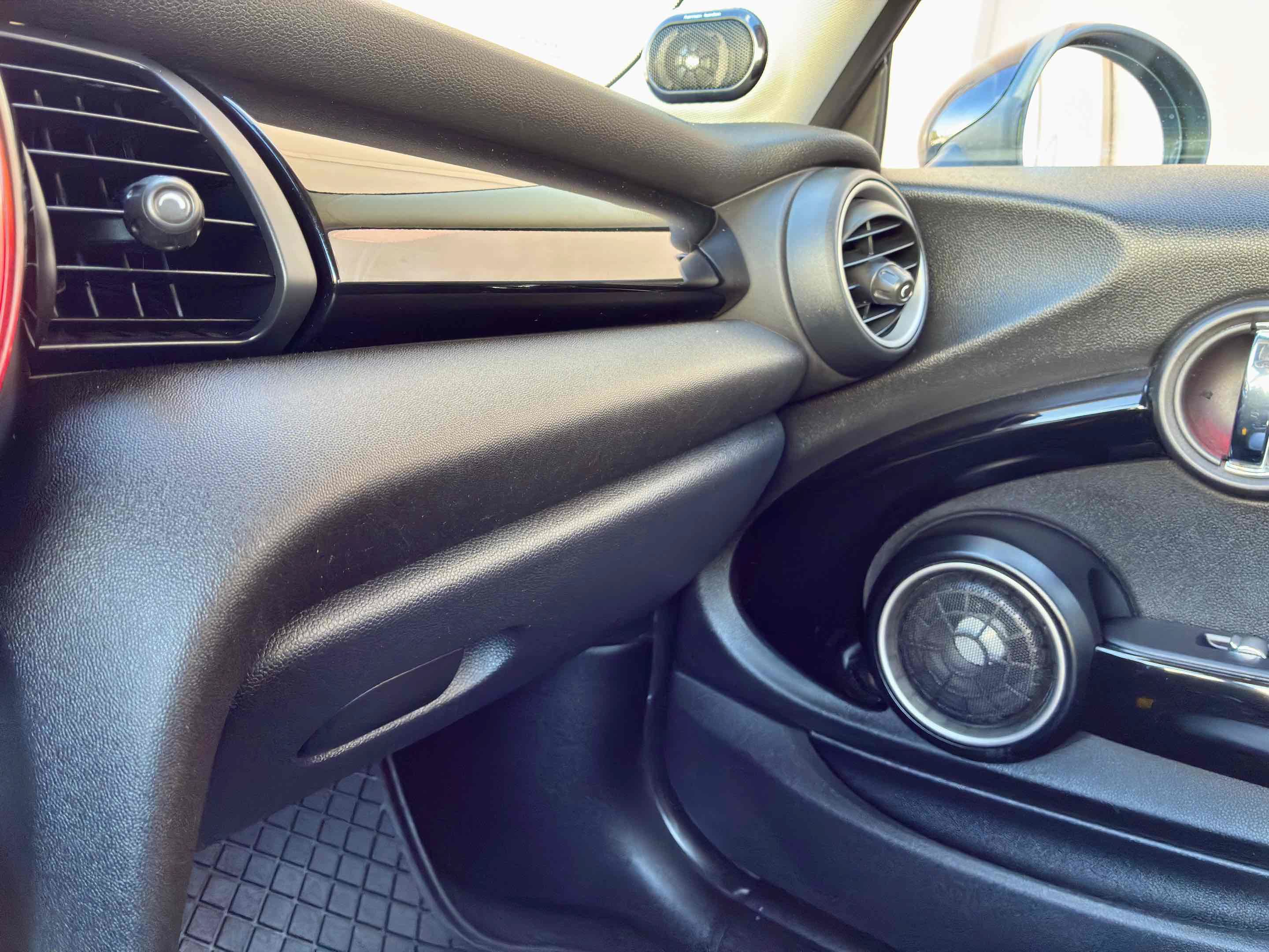 Used 2015 MINI Cooper S FWD image 25
