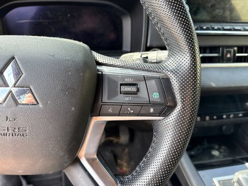 Used 2023 Mitsubishi Outlander SE Black Edition FWD image 21