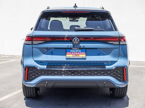 New 2026 Volkswagen Tiguan SE R-Line image 4