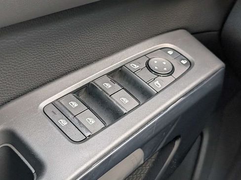 Used 2024 Nissan Pathfinder SV FWD image 28