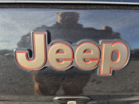 Used 2016 Jeep Cherokee 75th Anniversary AWD/4WD image 25