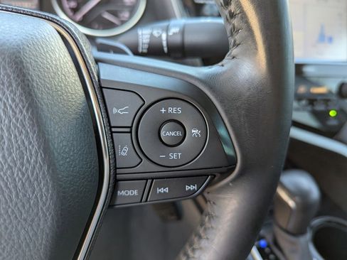 Used 2020 Toyota Camry SE image 22