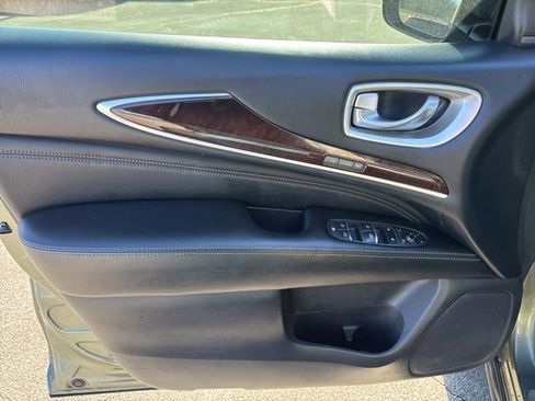 Used 2017 INFINITI QX60 Luxe w/ Deluxe Technology Package image 22