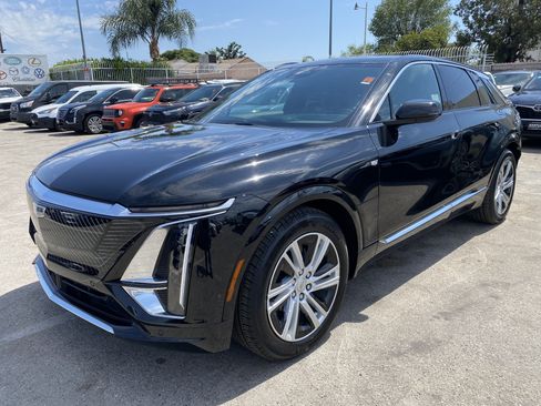 Used 2024 Cadillac Lyriq Tech RWD image 2