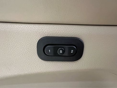 Used 2021 Jeep Grand Cherokee Limited image 16