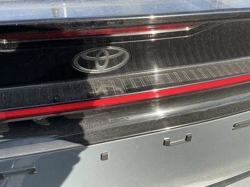 Used 2023 Toyota Prius LE image 5