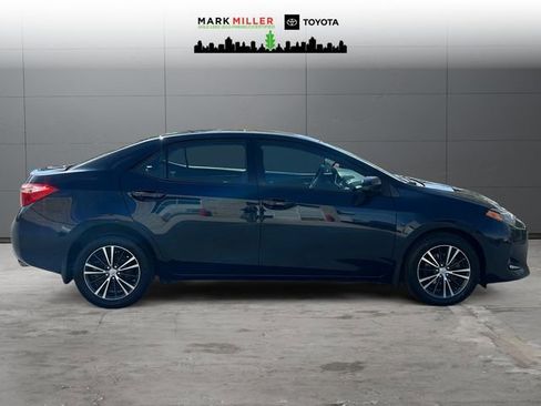Used 2017 Toyota Corolla LE w/ LE Premium Package w/Moonroof image 6