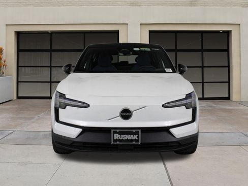 New 2025 Volvo EX30 Plus w/ Protection Package Premier image 2