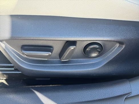 Used 2025 Toyota Camry XLE w/ Premium Plus Package image 18