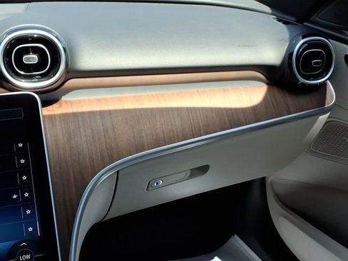 Used 2023 Mercedes-Benz C 300 Sedan image 23