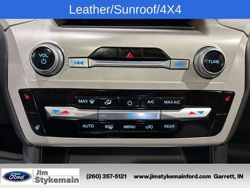 Used 2023 Ford Explorer XLT AWD/4WD image 34