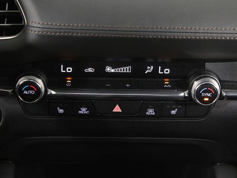 Used 2021 MAZDA MAZDA3 s image 20