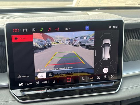 New 2026 Volkswagen Tiguan SE image 27