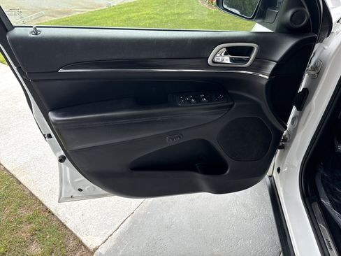 Used 2021 Jeep Grand Cherokee Limited RWD image 13