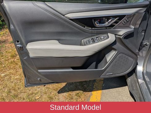 Used 2025 Subaru Outback Limited w/ Popular Package #2 AWD/4WD image 9