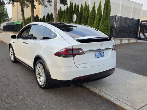 Used 2017 Tesla Model X 75D AWD/4WD image 10