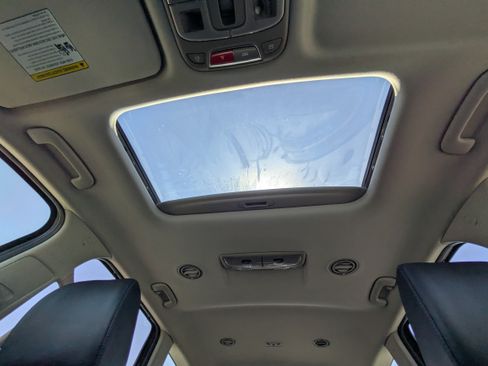 Used 2025 Kia Telluride EX w/ EX Captain's Chair Package FWD image 29