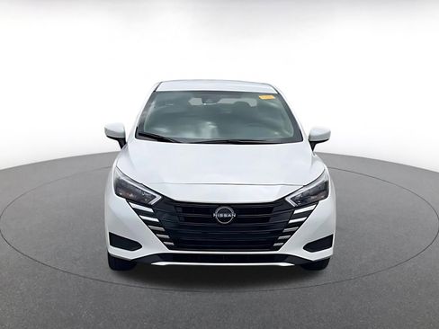 Used 2025 Nissan Versa SV image 4