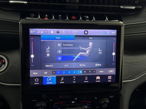 Used 2023 Jeep Grand Cherokee L Limited image 21