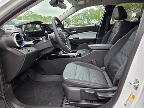 New 2026 Chevrolet Trax LT w/ Driver Confidence Package image 14