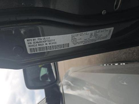 Used 2023 Jeep Compass Limited image 13