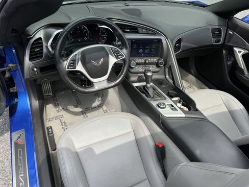 Used 2019 Chevrolet Corvette Stingray Coupe w/ Z51 1LT RWD image 13