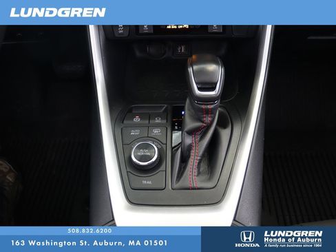 Used 2024 Toyota RAV4 SE w/ Weather & Moonroof Package image 24