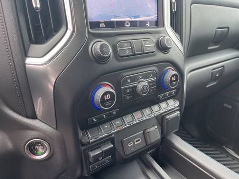 Used 2022 Chevrolet Silverado 1500 LTZ w/ LTZ Premium Package AWD/4WD image 26