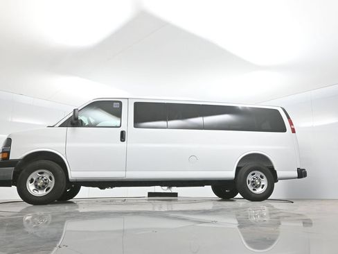 Used 2025 Chevrolet Express 3500 LT w/ LT Preferred Equipment Group RWD image 59