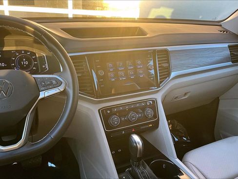 Used 2022 Volkswagen Atlas SE image 6