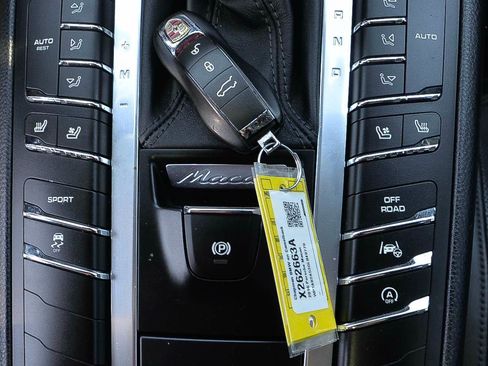 Used 2016 Porsche Macan S AWD/4WD image 18