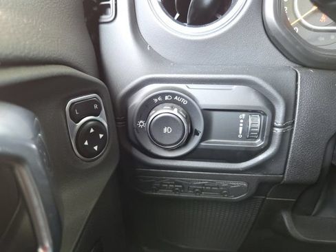 Used 2024 Jeep Wrangler Unlimited Sahara w/ Technology Group AWD/4WD image 45