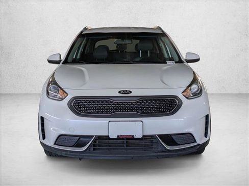 Used 2018 Kia Niro LX image 2