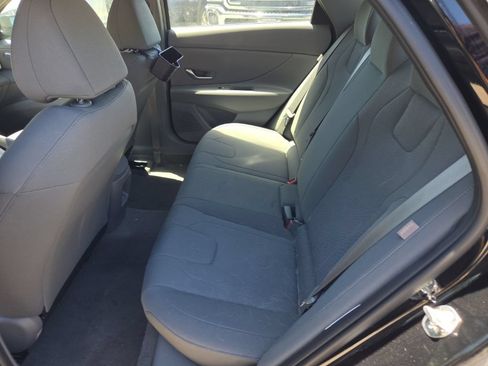 Used 2024 Hyundai Elantra SE FWD image 16