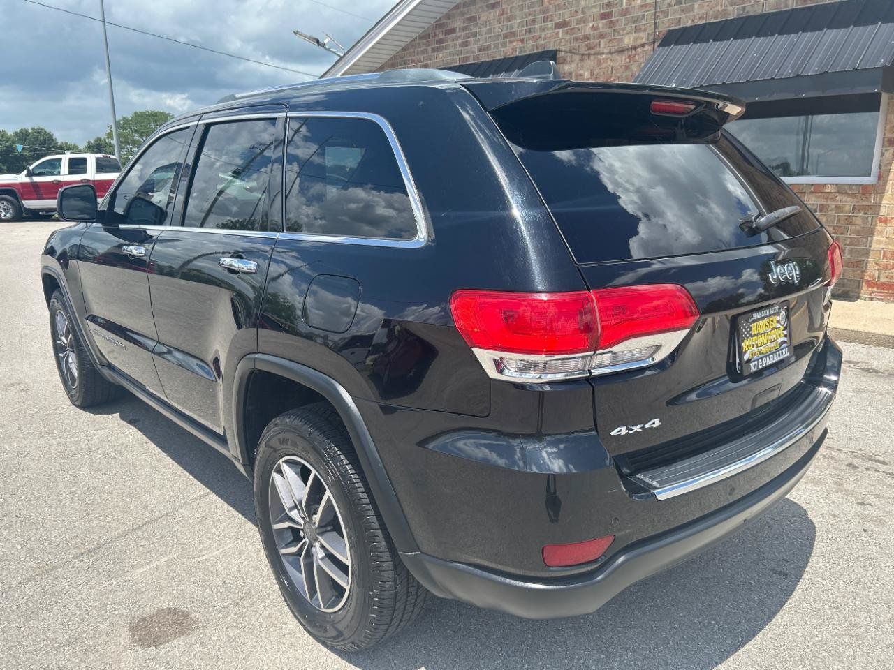 Used 2019 Jeep Grand Cherokee Limited AWD/4WD image 9