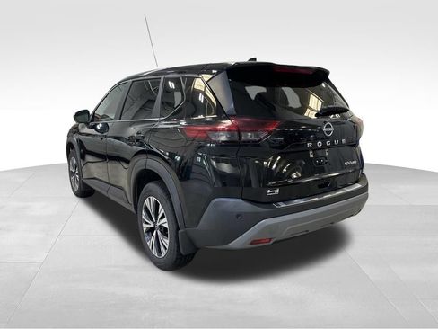 Used 2023 Nissan Rogue SV AWD/4WD image 3