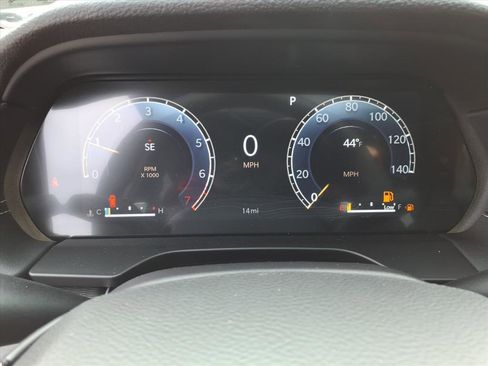 New 2025 Jeep Grand Cherokee Altitude image 10