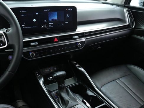 Used 2024 Kia Sorento S w/ Panoramic Sunroof Package image 19