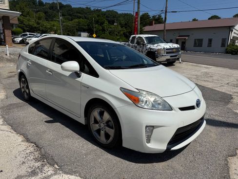 Used 2013 Toyota Prius FWD image 4